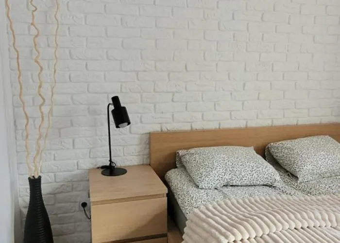 Biały Na Osiedlu Pod śnieżką *